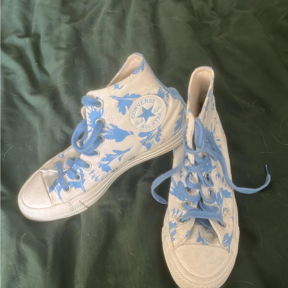 Converse Women's High-Top Sneakers - Blue and White Floral